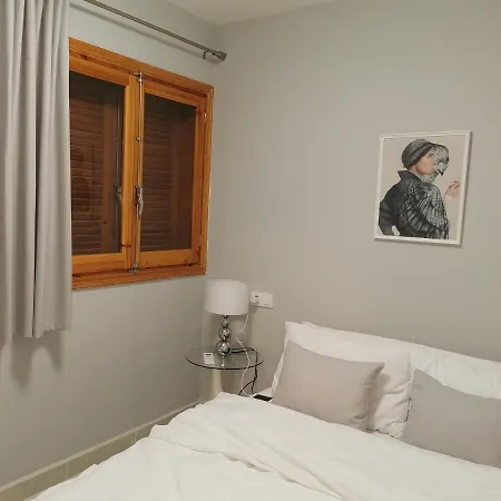 Naufragos Apartment *